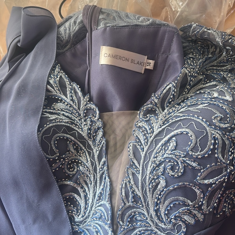 Cameron Blake by Mon Cheri embellished V-Neck cap sleeves long evening Gown - Picture 5 of 7